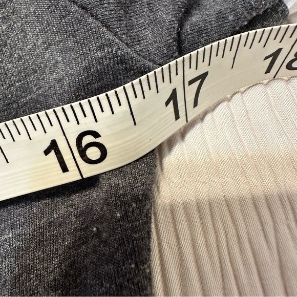 Pittsburgh Penguins Long Sleeve Fitted Lightweight Tee Shirt Jr. Size M 7/9 EUC - Picture 10 of 13